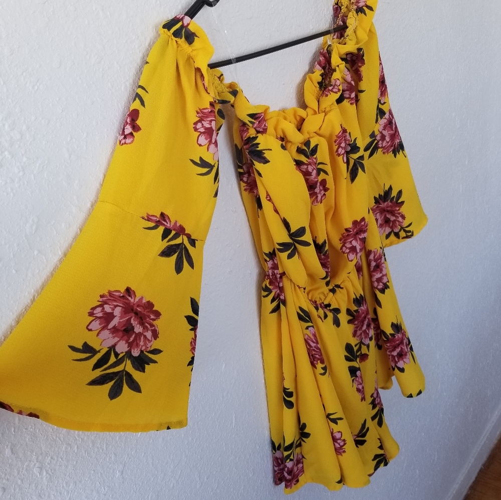 springtime floral off the shoulder romper shorts - Picture 2 of 8